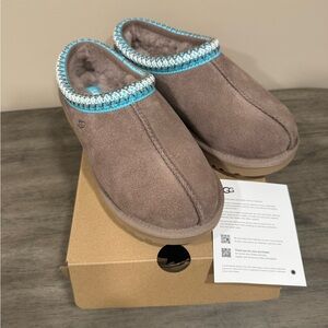 NWT UGG women’s Tasman II in Caribou/Sapphire Ice. - size 8.
